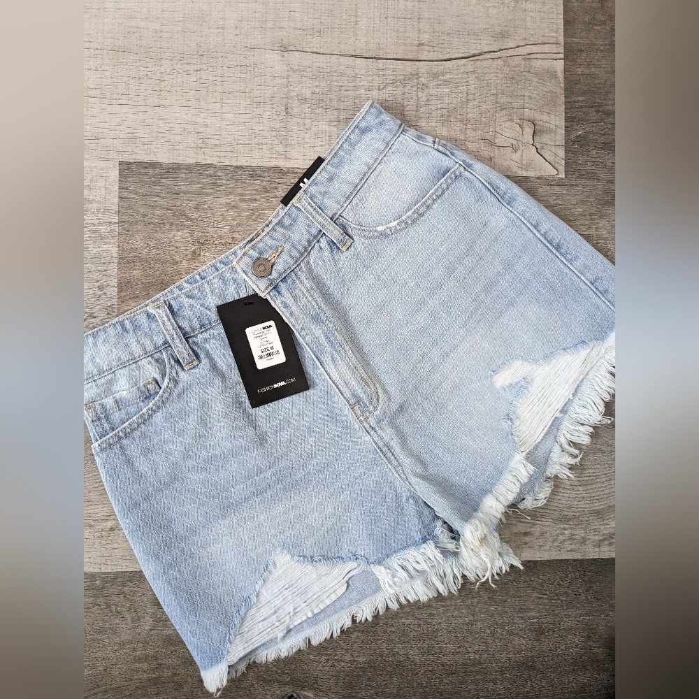 NWT Fashion Nova Trailblazer high waisted denim shorts - light blue wash. Size M